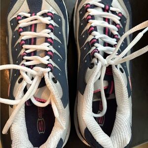 Skechers Vibrant Pink and Black Sneakers Size 10 Wonens